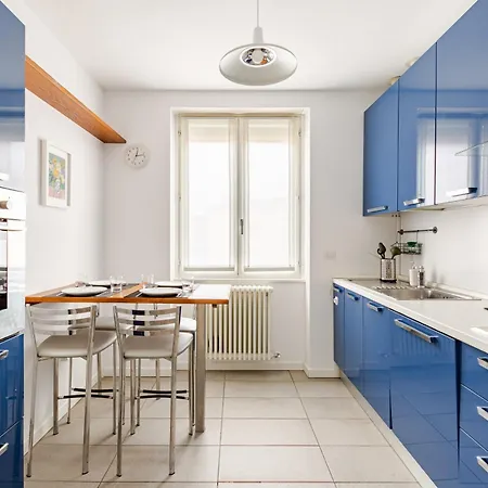 Leopardi 9, Bright Close To Lake&train Station Appartamento Lecco
