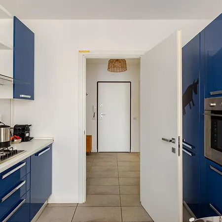 Leopardi 9, Bright - Como&station Nearby * Lecco