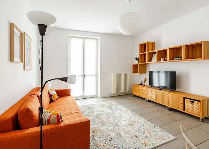 Leopardi 9, Bright Close To And Train Station *